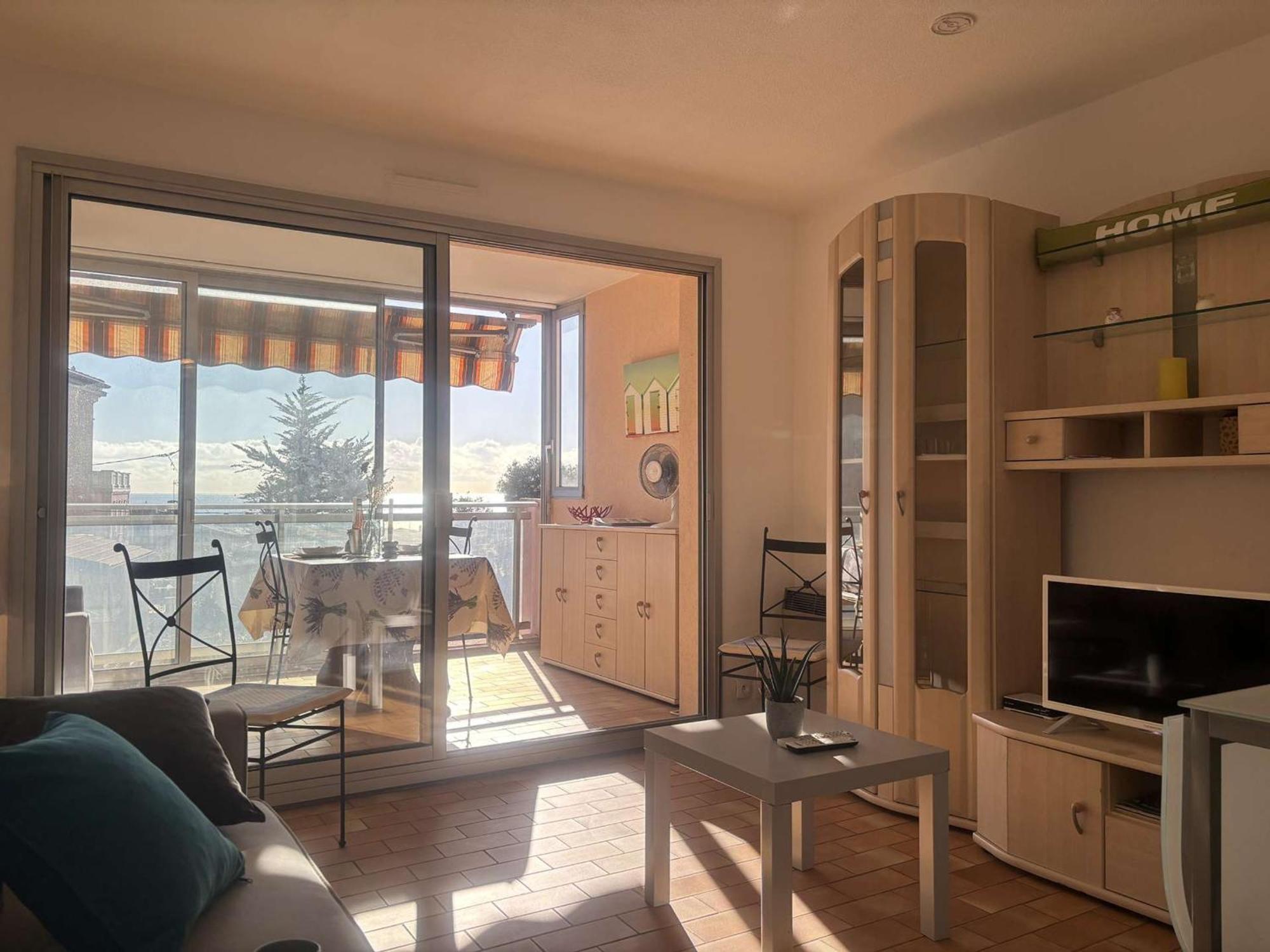 Studio Agreable Avec Loggia, Garage Et Plage A Proximite - 2 Couchages, Golfe-Juan - Fr-1-252-62 Bagian luar foto