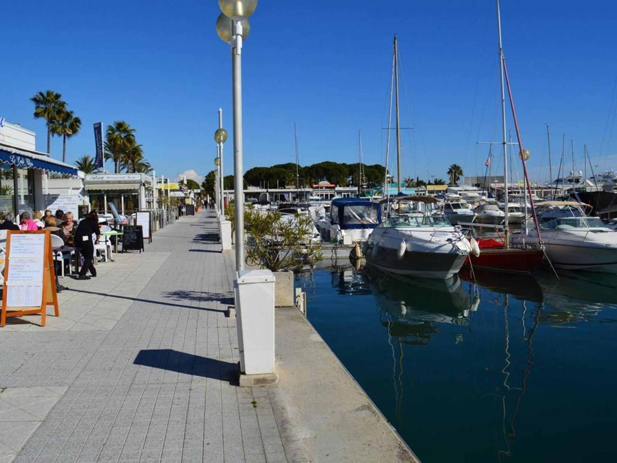 Studio Agreable Avec Loggia, Garage Et Plage A Proximite - 2 Couchages, Golfe-Juan - Fr-1-252-62 Bagian luar foto